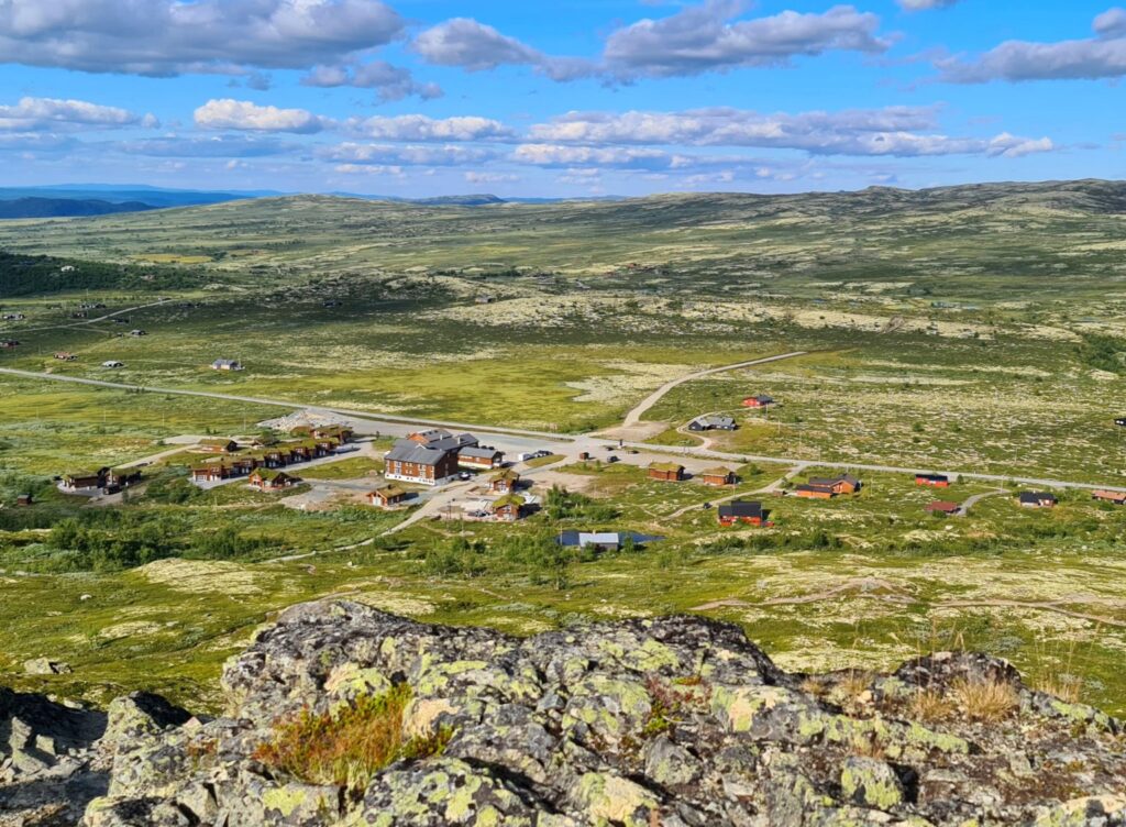 Easy hike to Djupegrønuten – a classic mountain hike Dagali with epic views