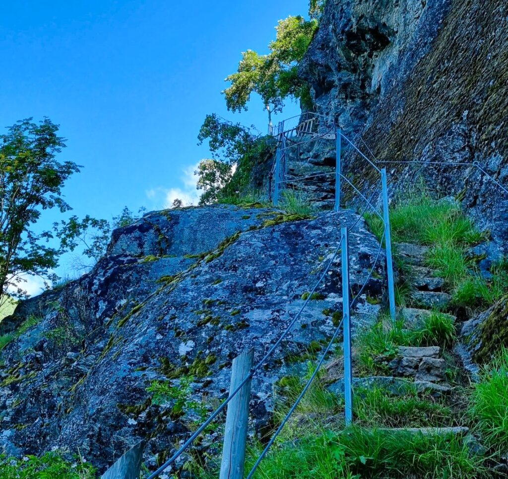 The hiking trail to Skageflå - Hiking in Geiranger to Skageflå Farm
