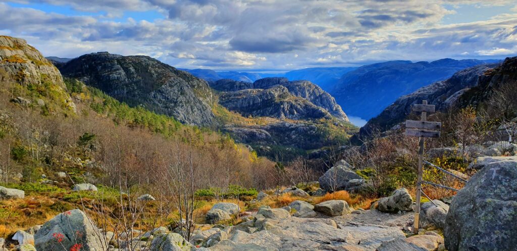 Autumn is a beautiful season for the Pulpit Rock hike